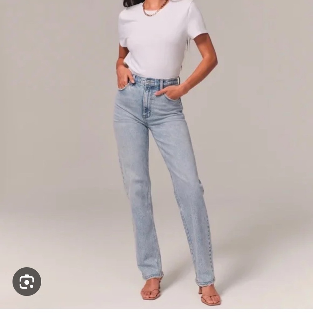 Abercrombie & Fitch women’s 90s straight jeans light wash